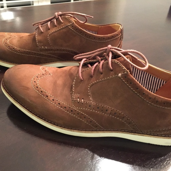 Clark's shoes - Picture 1 of 5